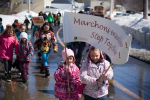 At the start of April, community members of all ages turned out to join students from both Metis Beach School and l’École l’Envol for a 2.8 kilometer walk to the Town Hall where they shared a healthy snack. Photo: Vincent Lapierre